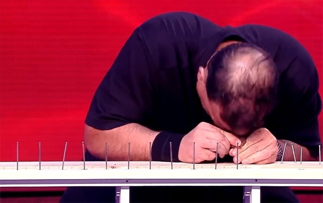 Джон Ферраро, сумевший в течение двух минут забить 38 гв...