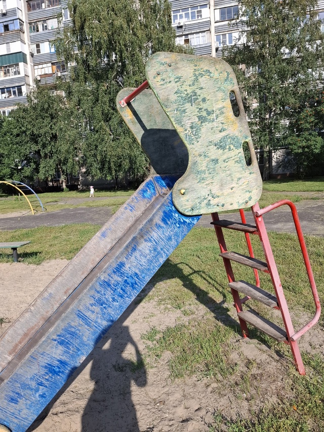 К сожалению, состояние детской площадки возле дома № 29...