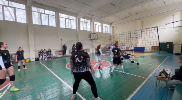 Вольчанки прошли в полуфинал турнира по волейболу!🔥
8...