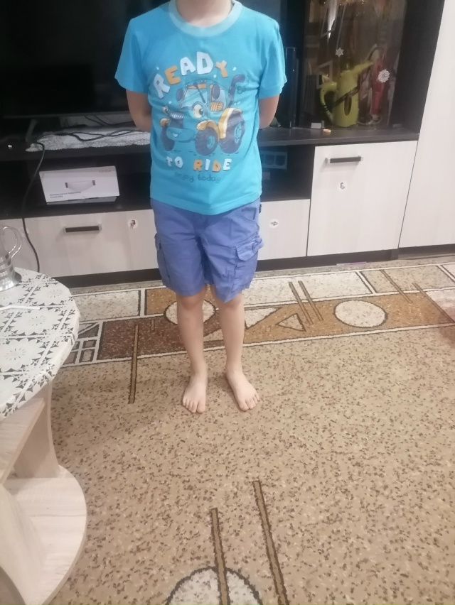 Отдам безплатно 98/104 размер примерно