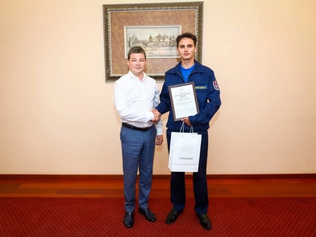 👏 На озере Гидра спасатель спас тонущего мужчину.
Ар?...
