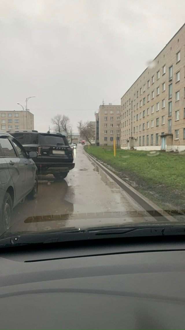 Что происходит с Бирском, дорог нету, освещения по цент...