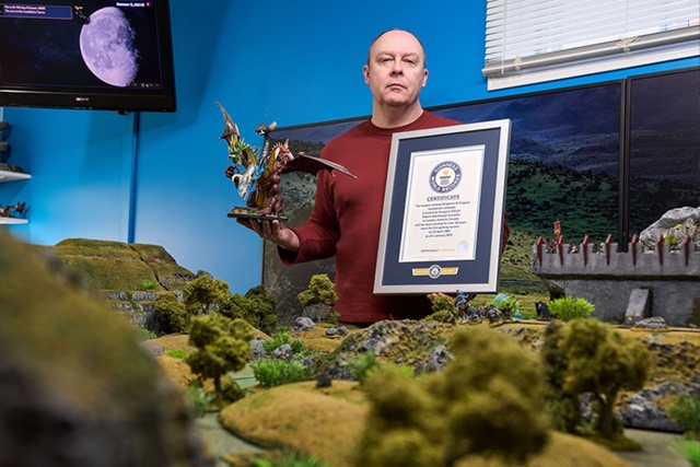 Самая долгая партия в Dungeons & Dragons длится уже 43 года. Она ?...