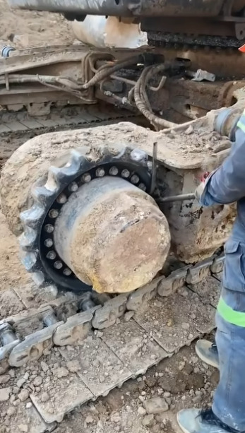 Сразу видно, что не первый день работает