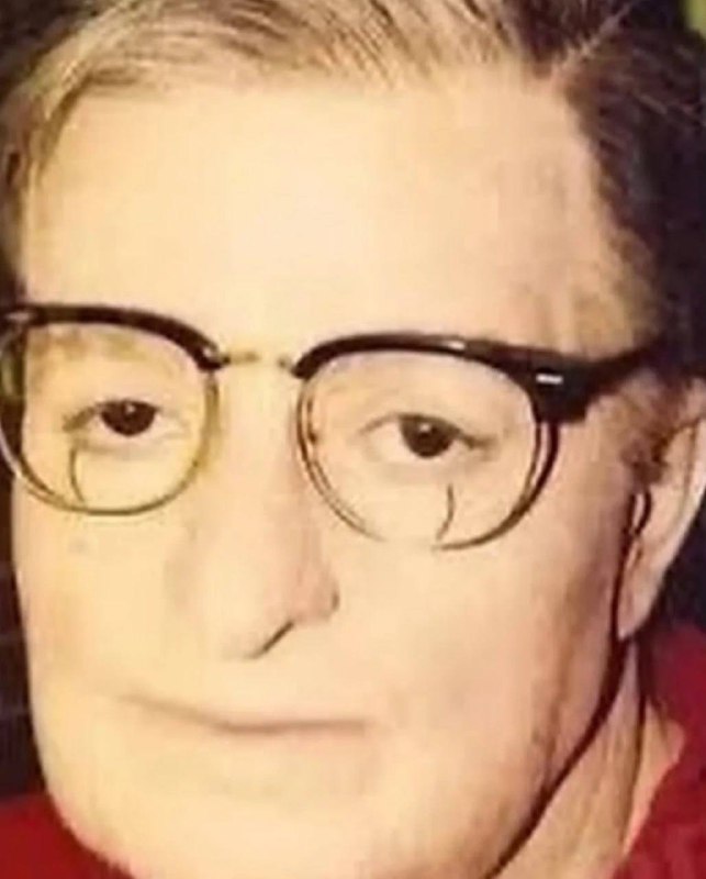 Маскировка которую использовал Майкл Джексон, для свободного хождения среди людей
Буквально воплоще