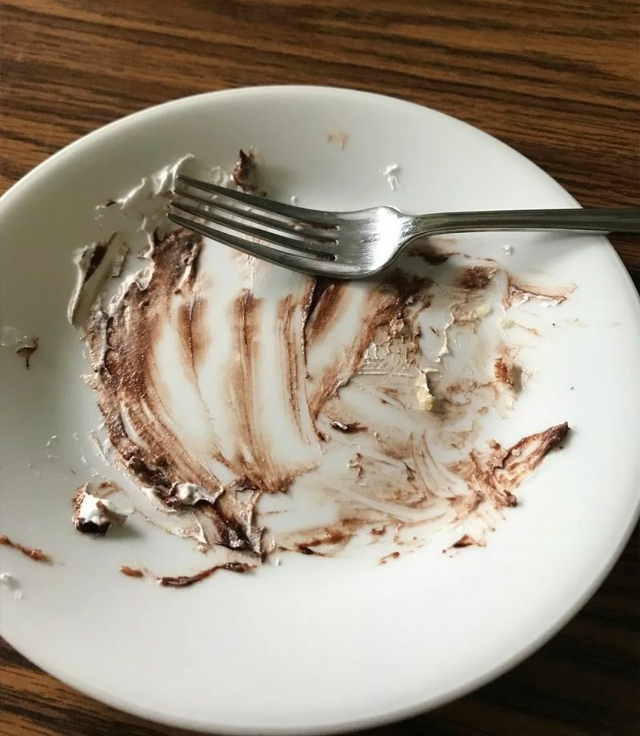 Женщина подала на развод после четверти века брака из-?...