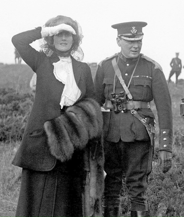 В середине 1950-х годов на одном из обедов, которые Черчи?...