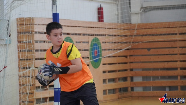 Юные футболисты Никольска отпраздновали День народно?...