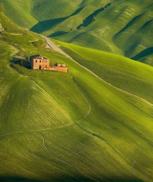 🇮🇹 Бесконечные зеленые холмы Тосканы, Италия