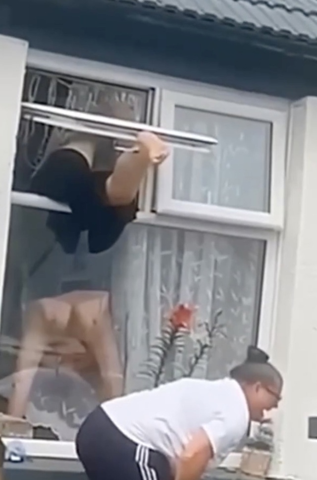 Забыл ключи внутри дома 🤣