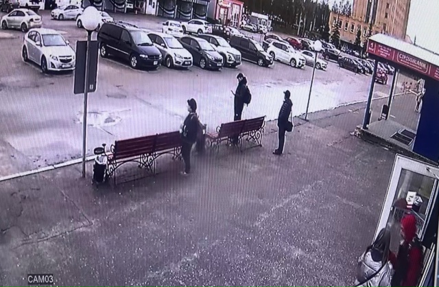 06.11.2025 в 15:00 мужчина вместе с девушкой подростком приоб?...