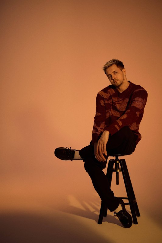 Когда мама купила новые шмотки
Это я пытаюсь быть типо модным, красивым 😅
Ору 🤣