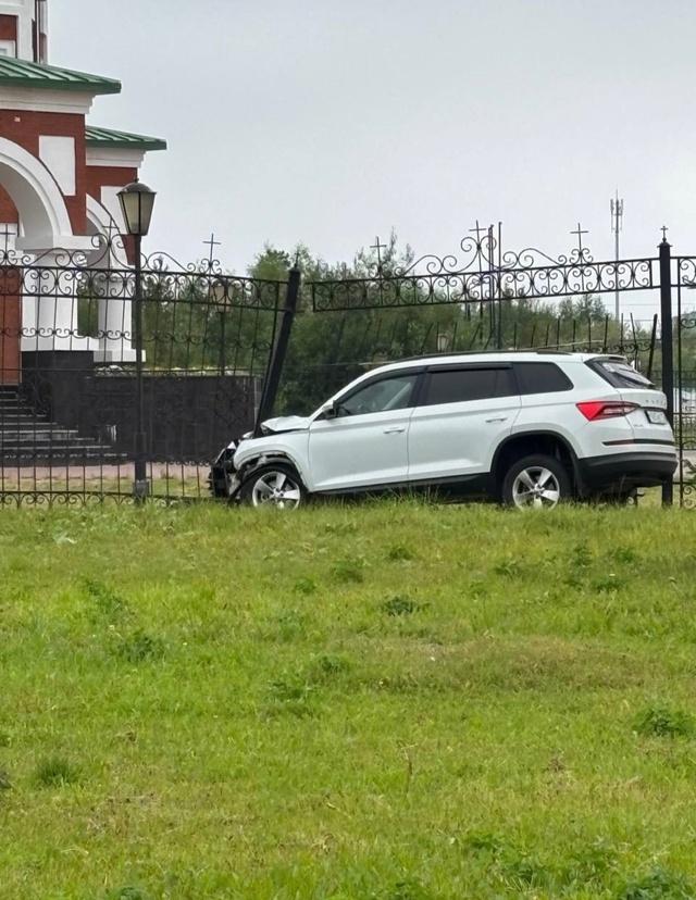 ГИБДД не хочет ловить алкашей за рулём? То столб, тепер?...