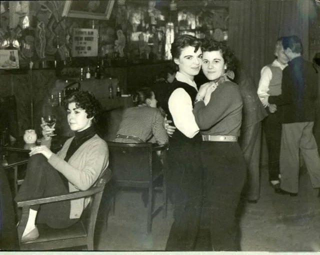 Девушки в лесбийском клубе, 1953 год ? И тогда такие зав?...