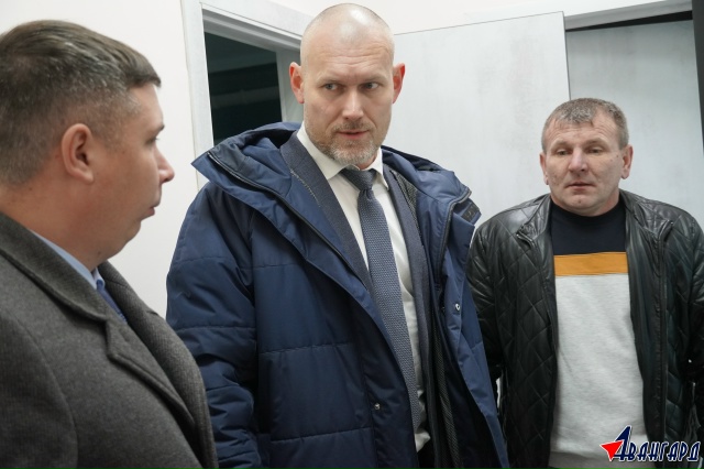 Рабочий визит: от храма до библиотеки. И.о. министра стр...