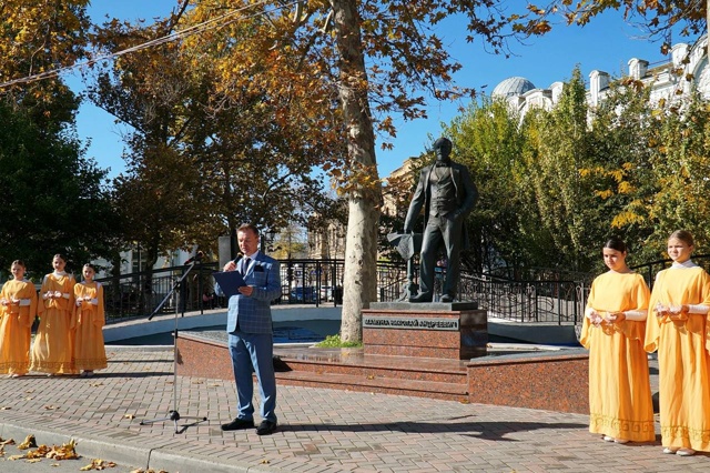 Накануне дня рождения графа Николая Андреевича Мамуны...