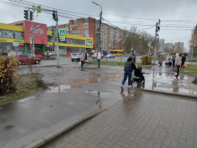 Людям приходится ходить по грязи, прыгать как сайгакам...
