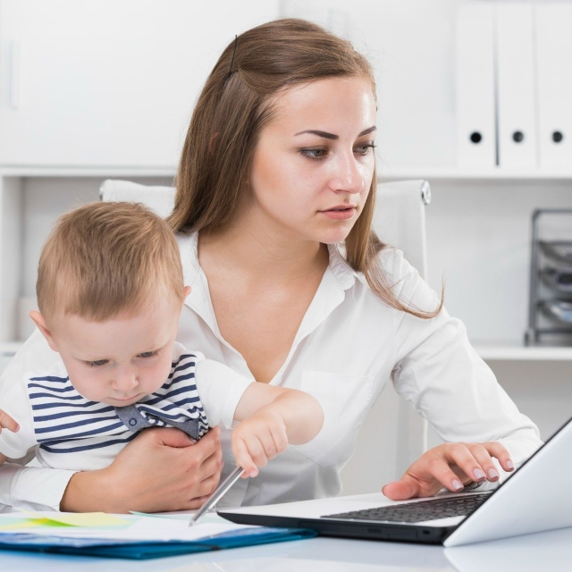 👶В России создадут школу будущих родителей для студе?...