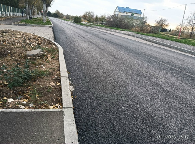 Аллея Дружбы, лот 2
Сегодня бригада асфальтеров Азимут...