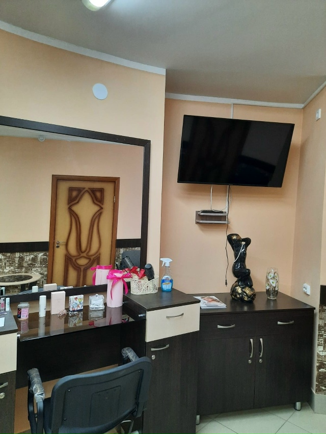 Предлагаем в аренду салон красоты в жилом доме на перв?...