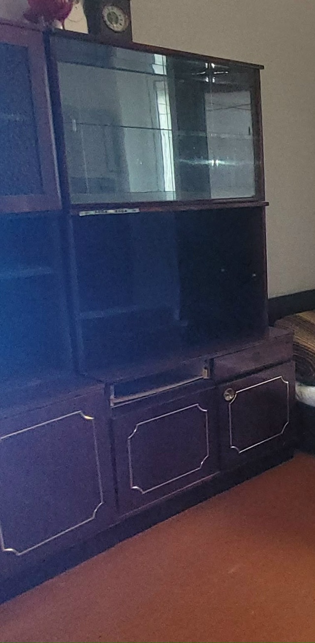 Отдам, может кому-то надо в гараж или на дачу.