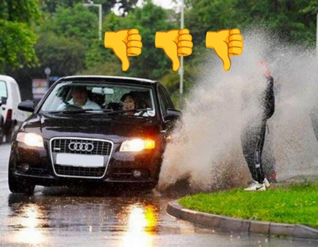 😡Водятлы, сбавляйте скорость перед лужами!