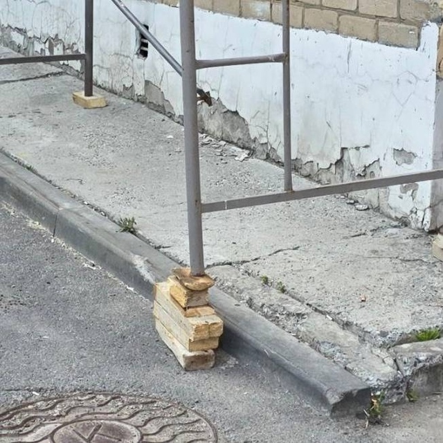 ❕ Ремонтируют фасад дома на ул. Мира, 7. Внешний вид раб?...