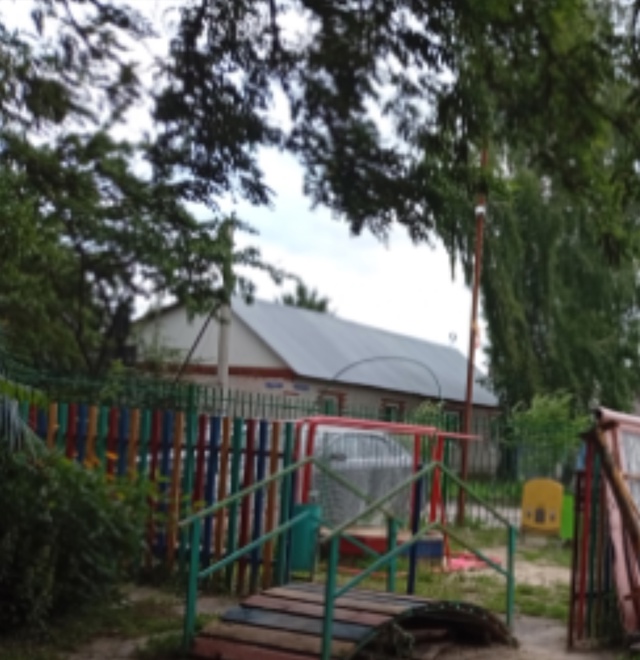 В прошлом году нашему двору купили футбольные ворота (?...