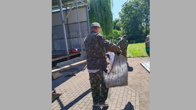 В Трубчевске стартовал ремонт летней эстрады в городс?...
