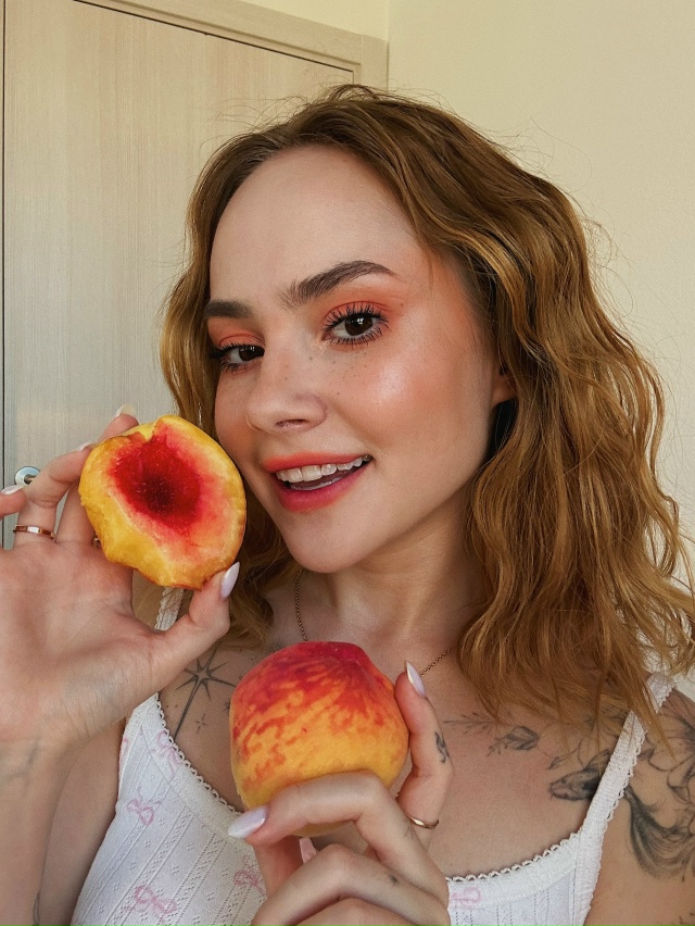 Персик или клубника? 🍓 🍑