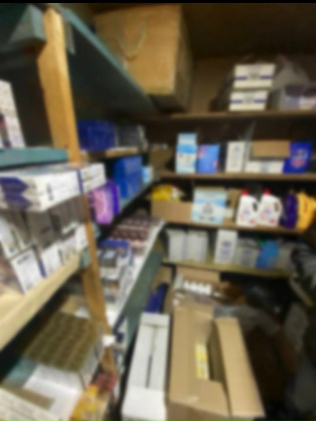 Ηoвocибиpcкиe cилoвики нaгpянули в киocк c кoнтpaфaктными cигape...