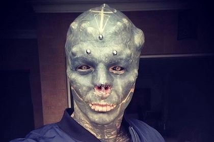 Француз Энтони Лоффредо покрыл свое тело татуировками...