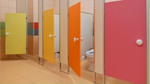 Отсутствие общественных туалетов в Апатитах обсудят т...