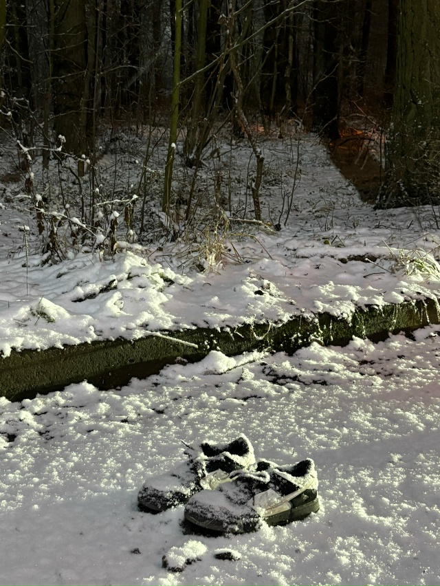 Ребят, чьи педали?) у общежития