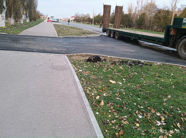 Аллея Дружбы, лот 2
Сегодня бригада асфальтеров Азимут...