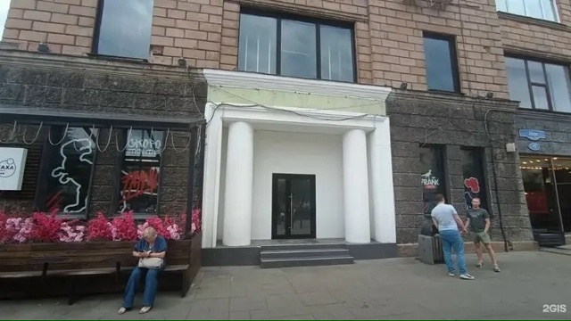 В Красноярский ресторан Басты ищут официантов с зарпл?...