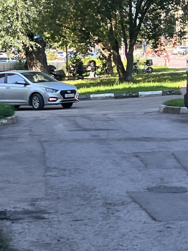 С балкона выпала кошка вышел ее найти а этот чудик-чуда...