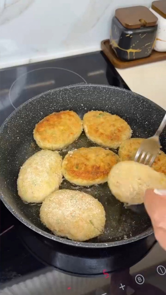 Шикарные нежные котлеты по-молдавски, которое получат?...