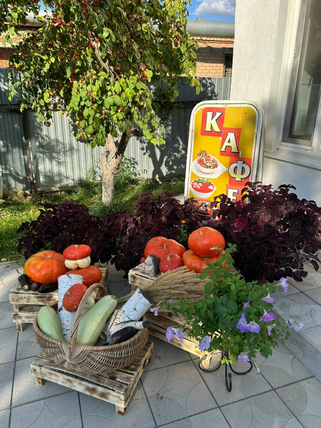 Кафе в Центре принимает заказы на проведение различны?...