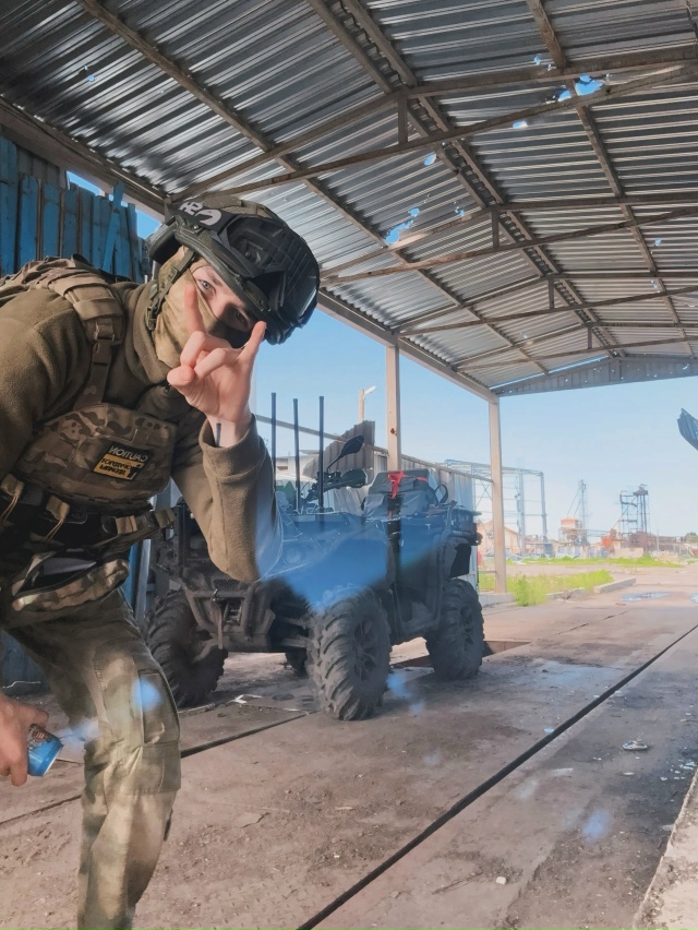 Знакомьтесь, боец наш воронежский , из маленького горо?...