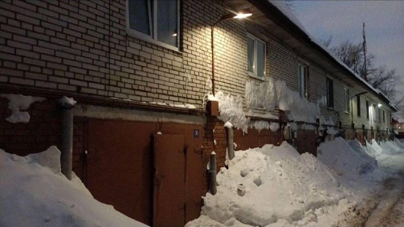 В Москве продают идеальный гараж с двумя спальнями и сауной.
Собственник заявляет, что это полноце