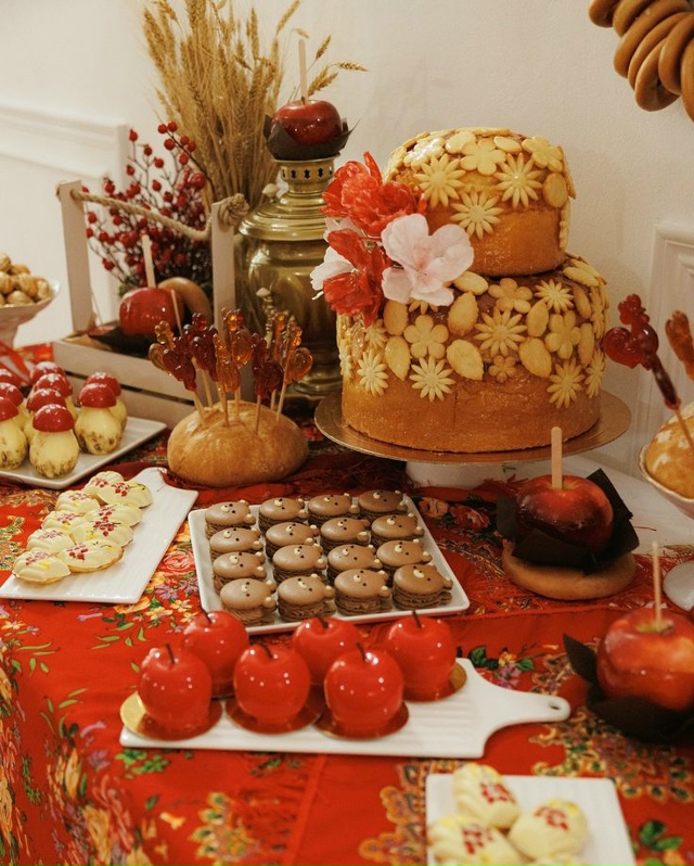 Сегодня снова вдохновляемся декором в русском стиле ???...