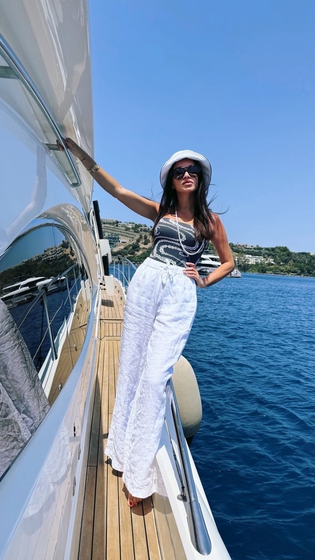 Молодожены наслаждаются медовым месяцем!
Ксения Боро?...