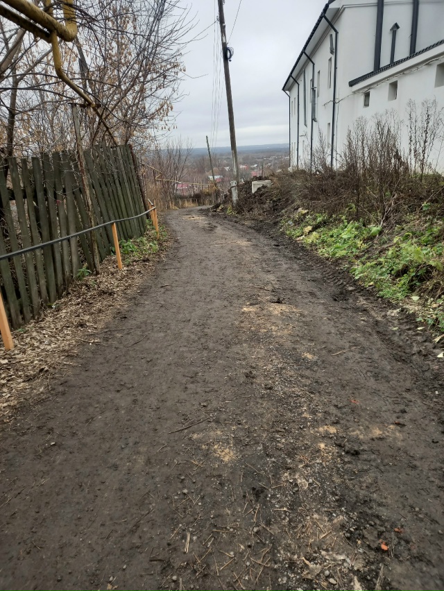 Была нормальная дорога! Монахи все раскопали разворот?...