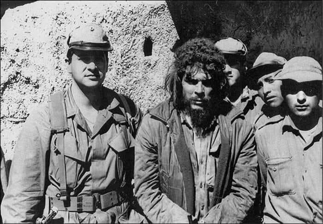 8 οκтябpя 1967 гοдa Чe Γeвapa был зaxвaчeн бοливийcκими вοeнным?...