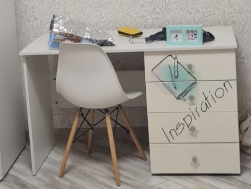 Продам комплект мебели: шкаф распашной, стеллаж и стол....