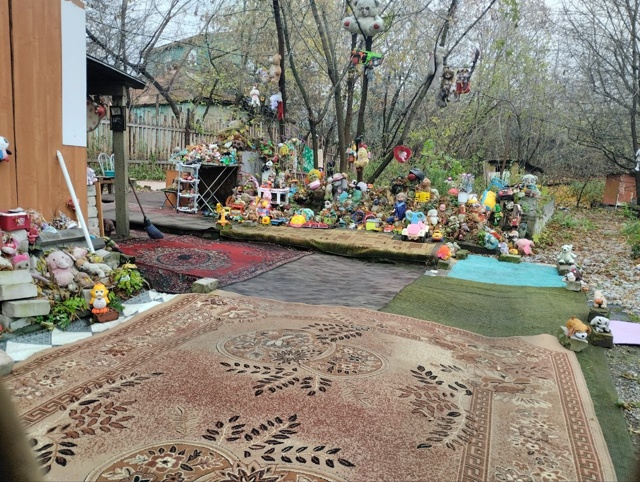 Похоже на кладбище мягких игрушек в Перми
Замечено в ...