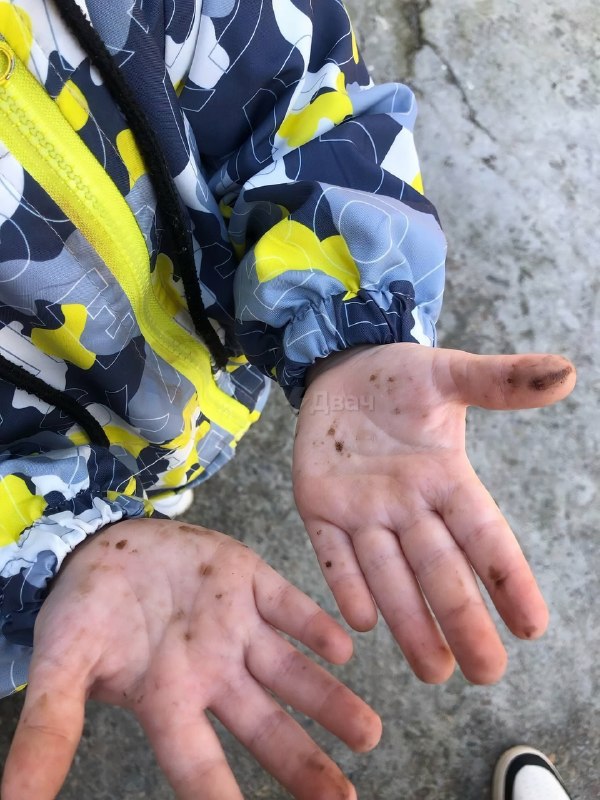 ⚡️После атаки беспилотников на морской терминал в Туапсе уже третьи сутки тушат пожар, и город накры