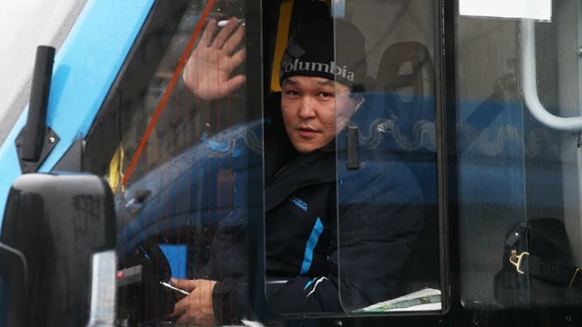 Мигрантам требуют запретить водить автобусы.
И вообщ...