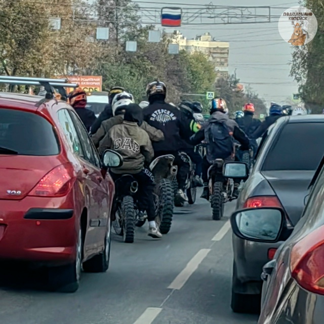 Что за беспредел в центре города? По главной улице чере...